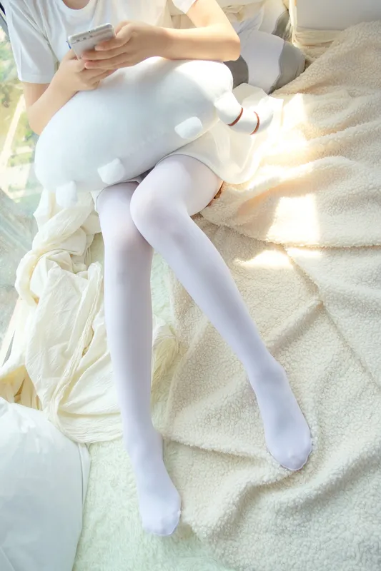 森萝财团 [R15-004] 纯白之恋 [111P]插图